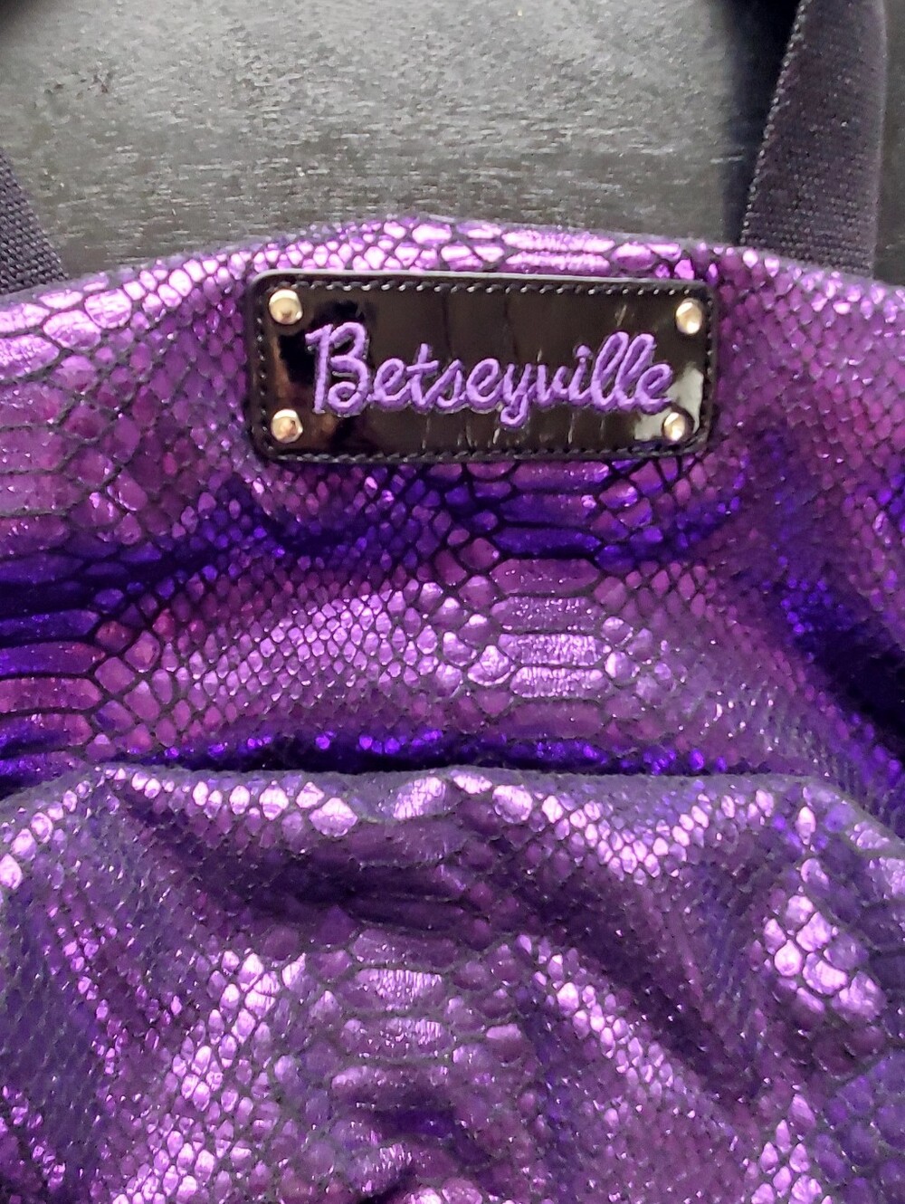Betsey Johnson Skull Tote Bag - Picture 3 of 5